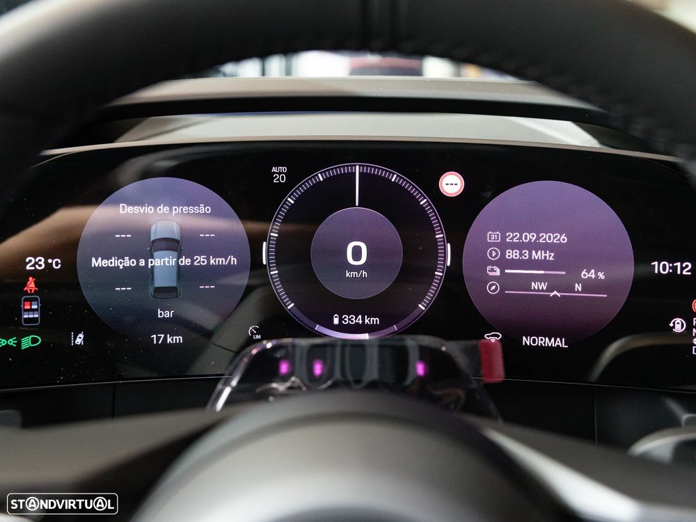 Porsche Cayenne Electric - 21