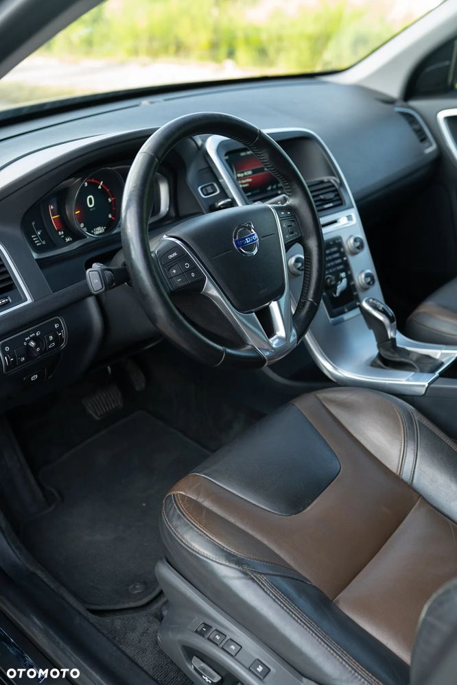Volvo XC 60 D4 Geartronic Summum - 25