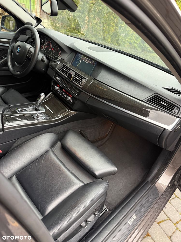 BMW Seria 5 520d - 28