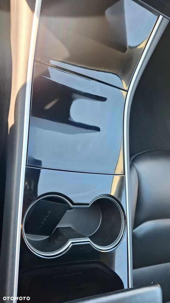 Tesla Model 3 - 31
