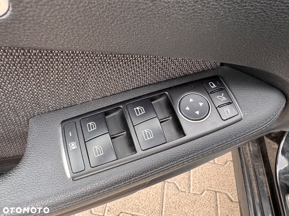 Mercedes-Benz Klasa E 200 CDI DPF BlueEFFICIENCY 7G-TRONIC Avantgarde - 9