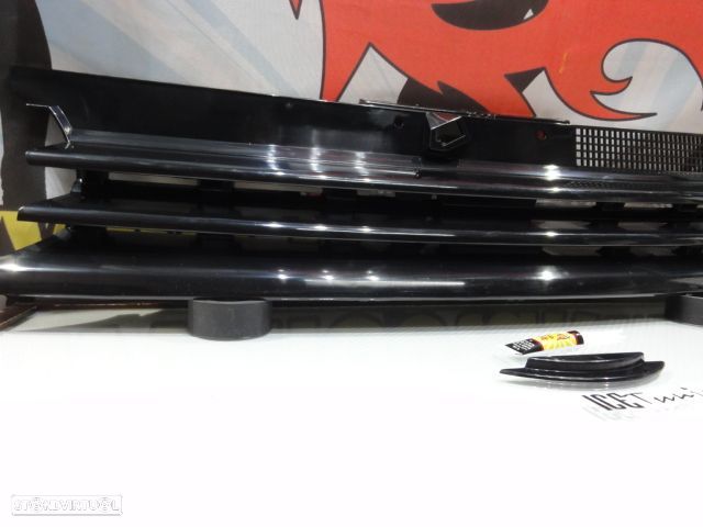 Grelha frontal sem simbolo VW Golf 4 / IV ABS (plástico) (material novo) - 3
