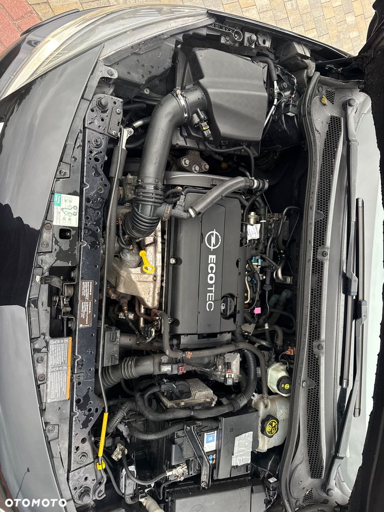 Opel Astra 1.6 Turbo Edition Sport - 3