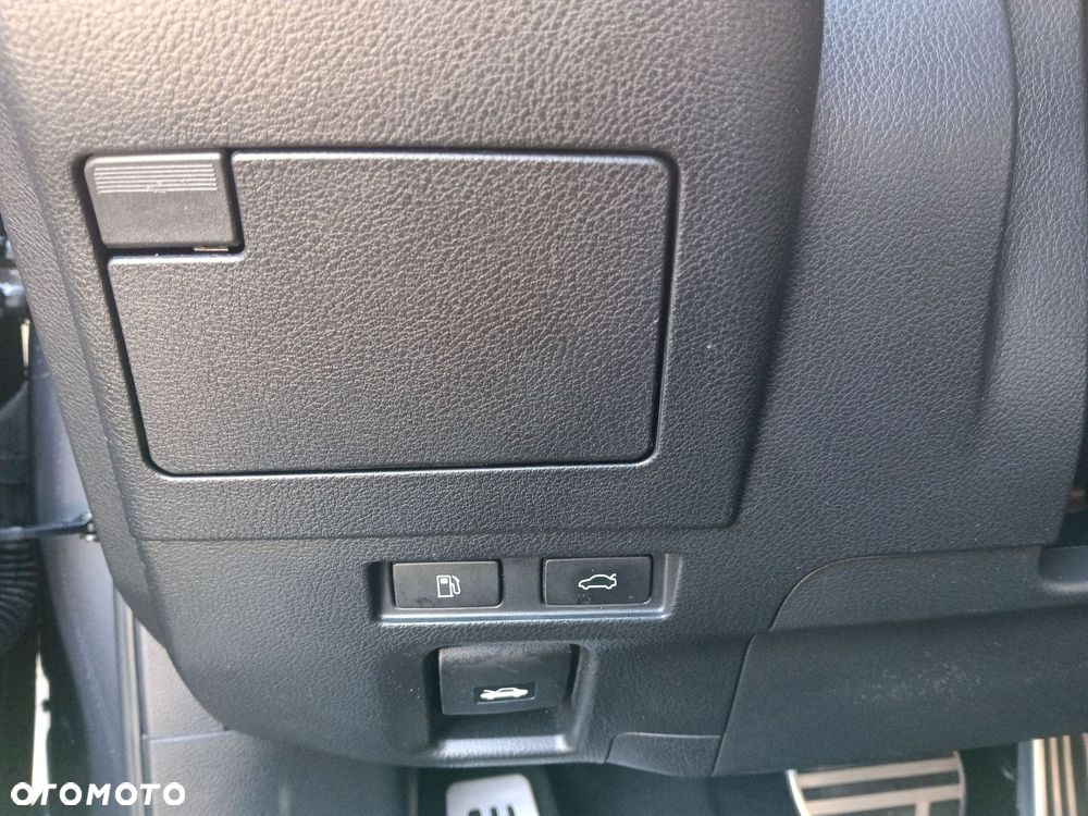 Lexus ES 300h F Sport Edition - 17