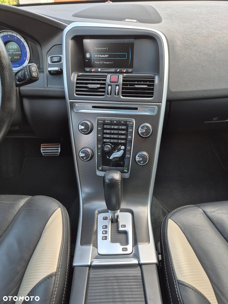 Volvo XC 60 T6 AWD R-Design - 26