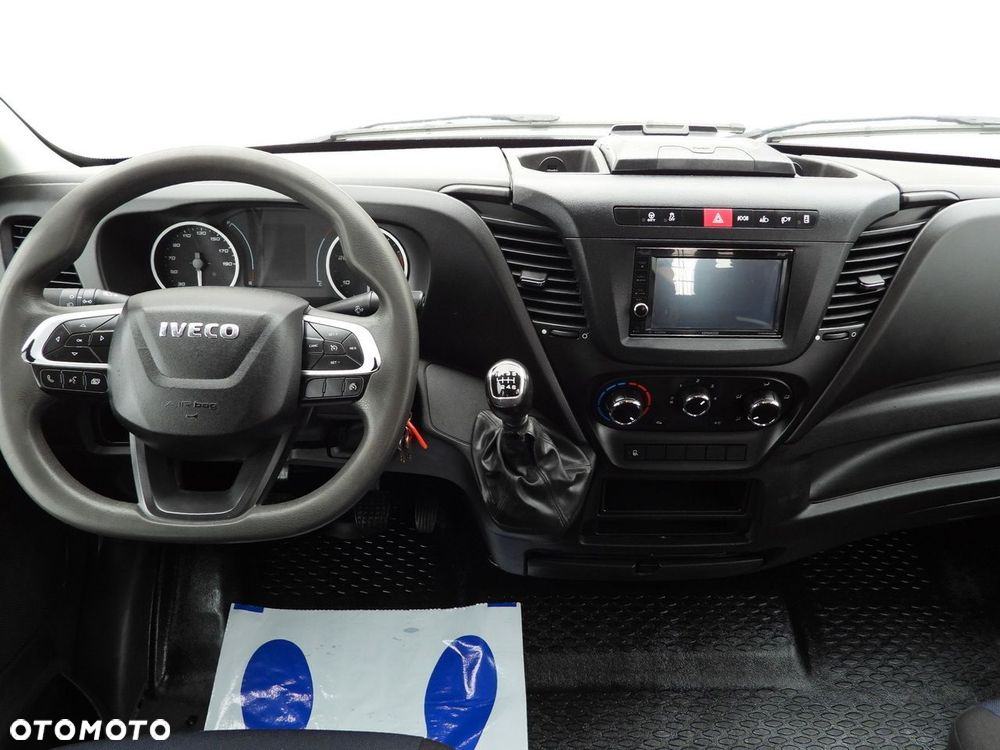 Iveco DAILY 35C16 WYWROTKA PODWÓJNA KABINA DOKA 6 MIEJSC TEMPOMAT NAWIGACJA BLIŹNIACZE KOŁA KLIMATYZACJA  160KM - 30