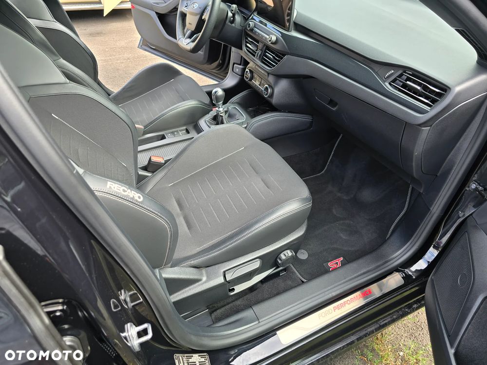 Ford Focus 2.3 EcoBoost S&S ST - 9