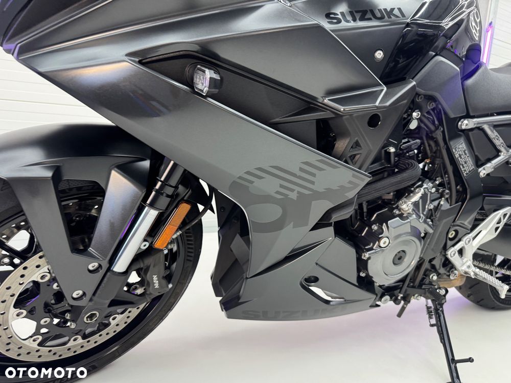 Suzuki GSX - 31