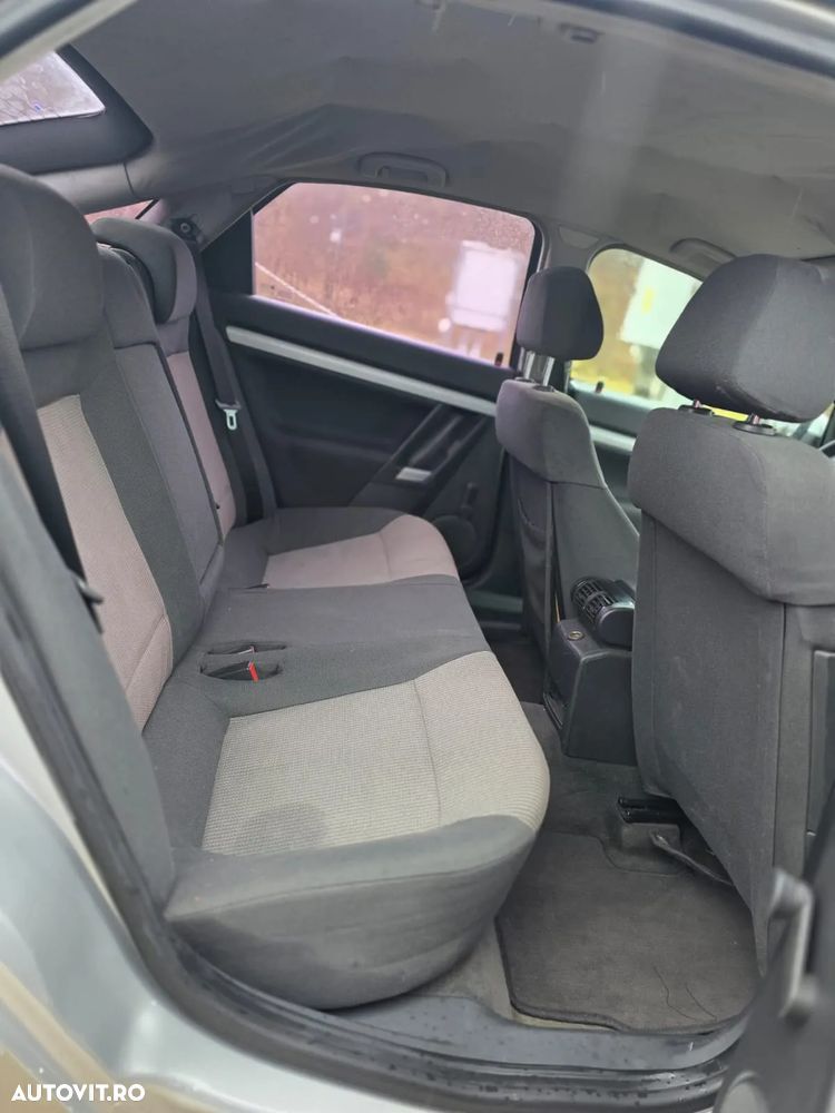 Opel Vectra 1.9 CDTI Essentia - 7