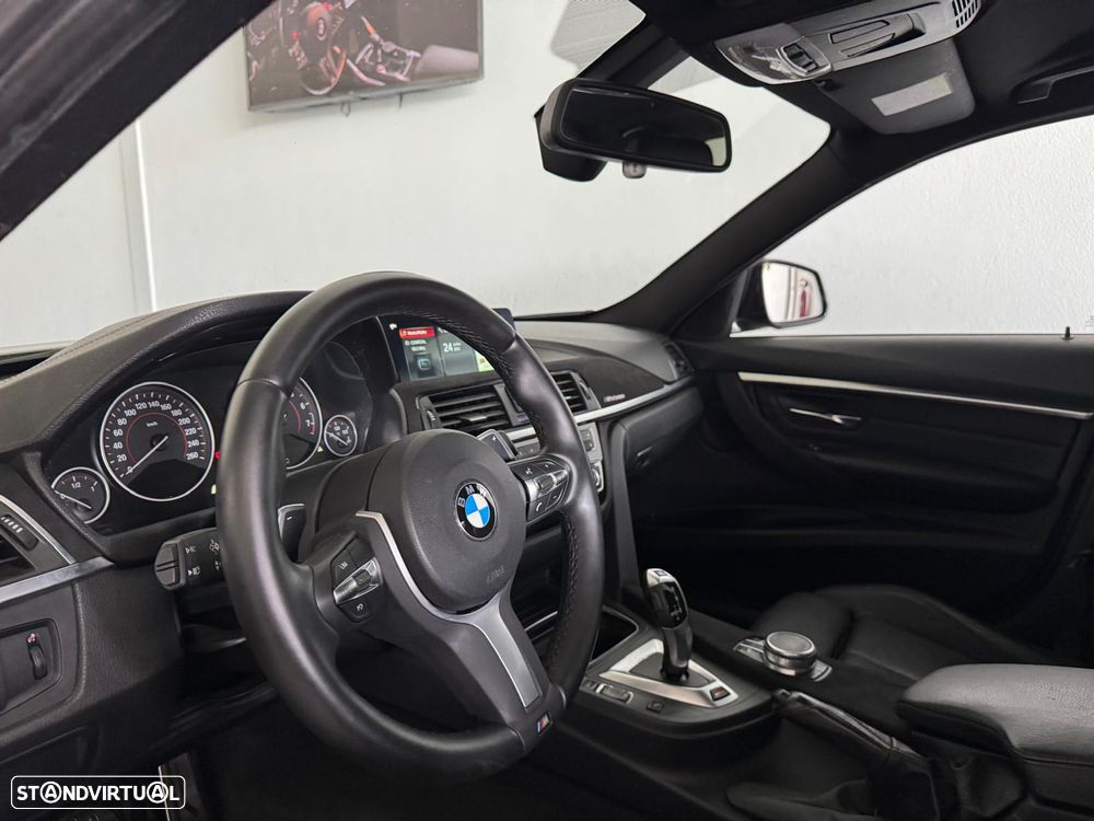 BMW 330 e iPerformance Pack M - 11