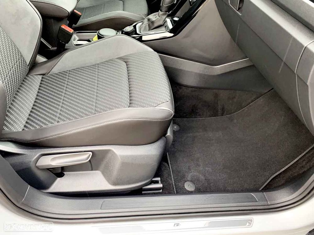 VW T-Roc 2.0 TSI OPF 4MOTION DSG - 28