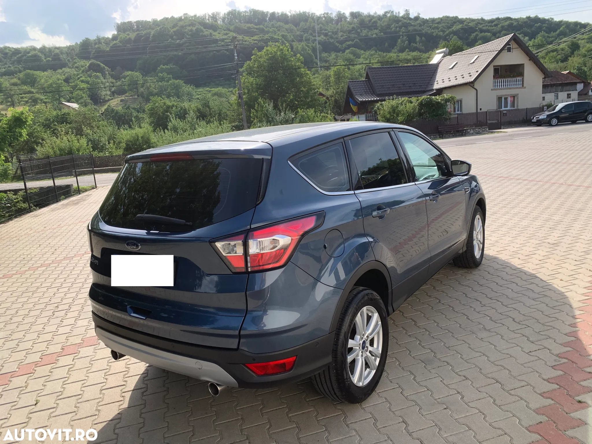 Ford Kuga 2.0 TDCi 2x4 Aut. Trend - 12