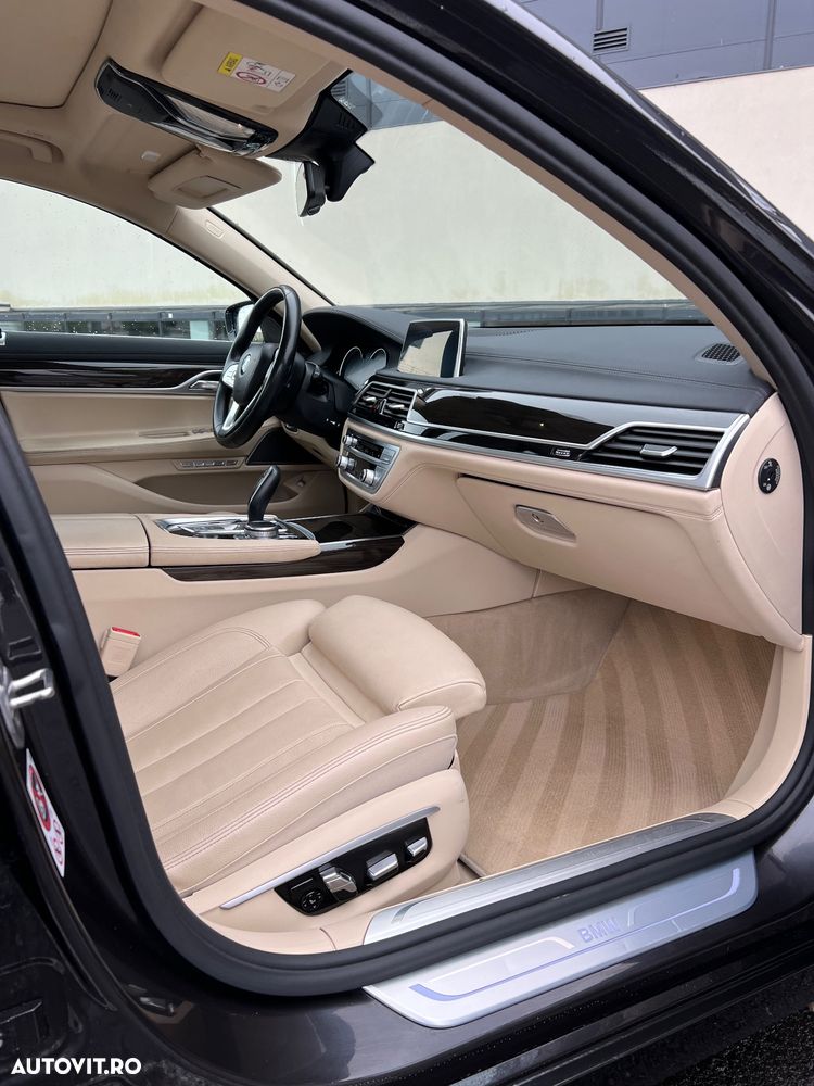 BMW Seria 7 730d - 17