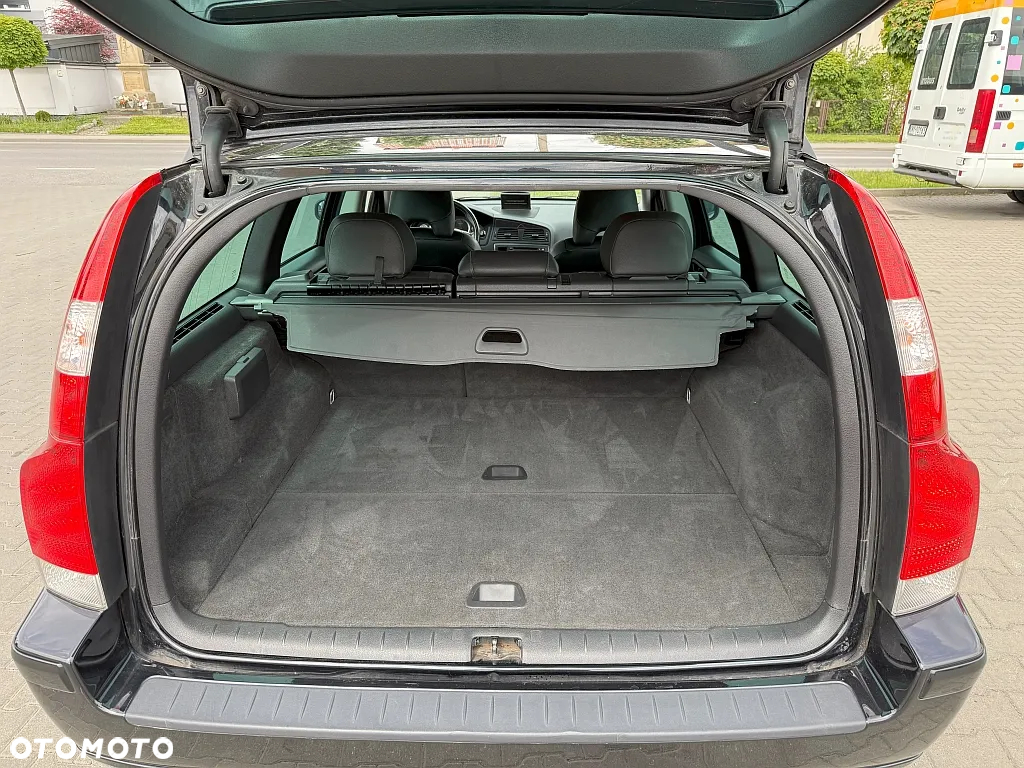 Volvo V70 D5 DPF Momentum - 9