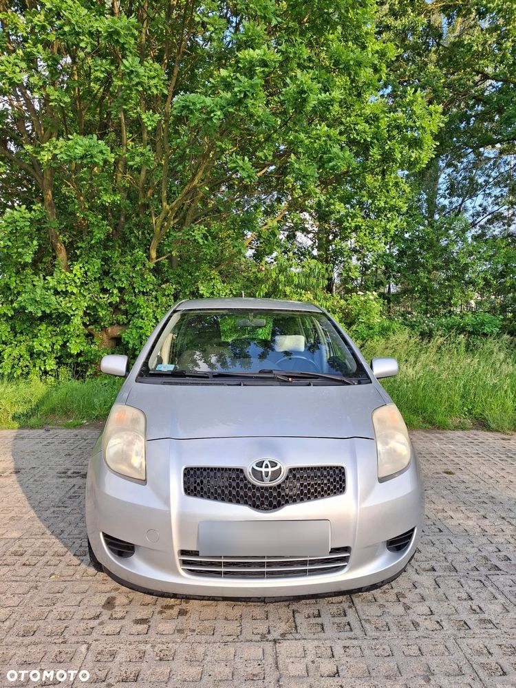 Toyota Yaris 1.3 Sol - 1