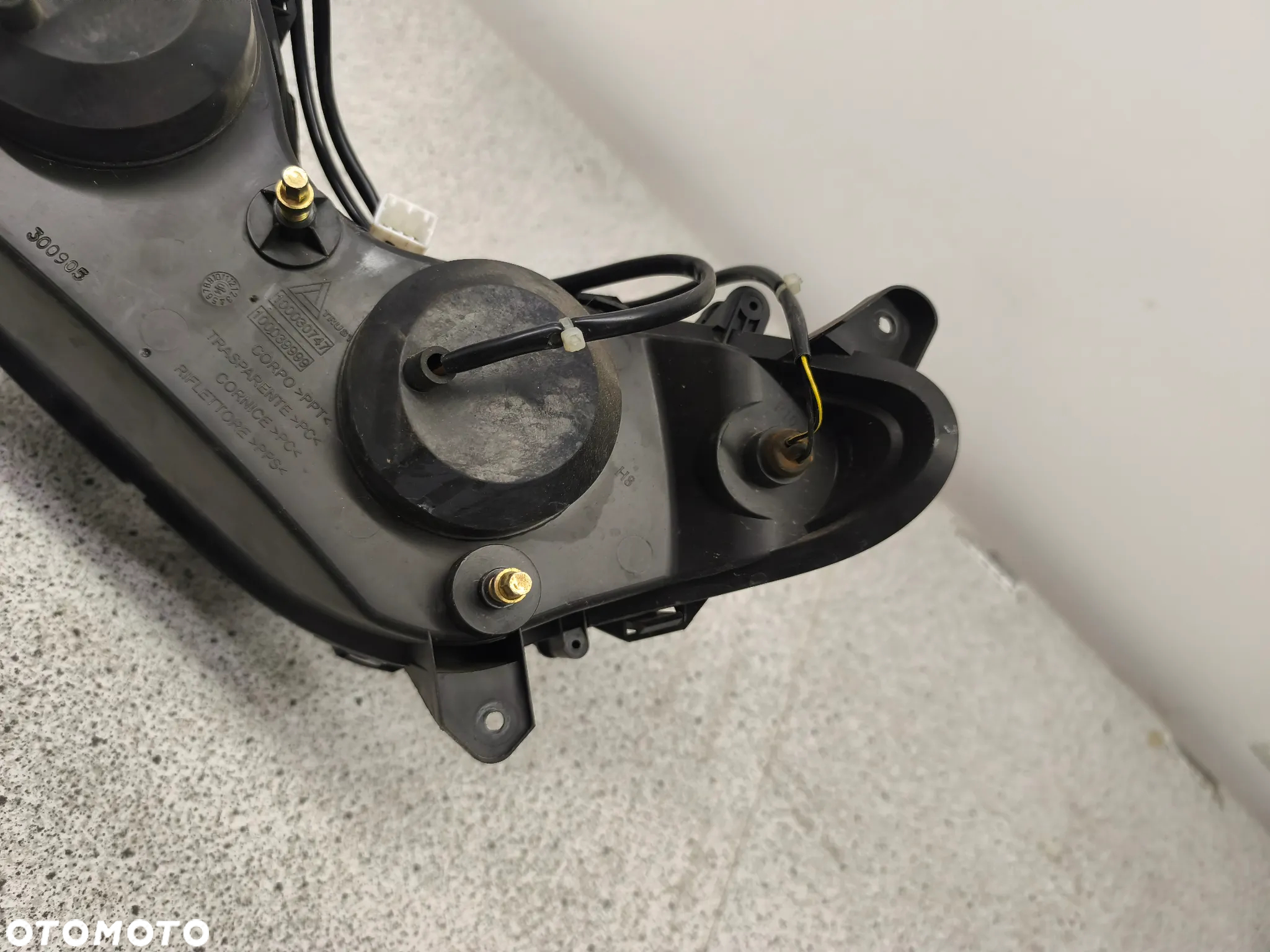 Lampa przód, przednia, reflektor Piaggio NRG - 20