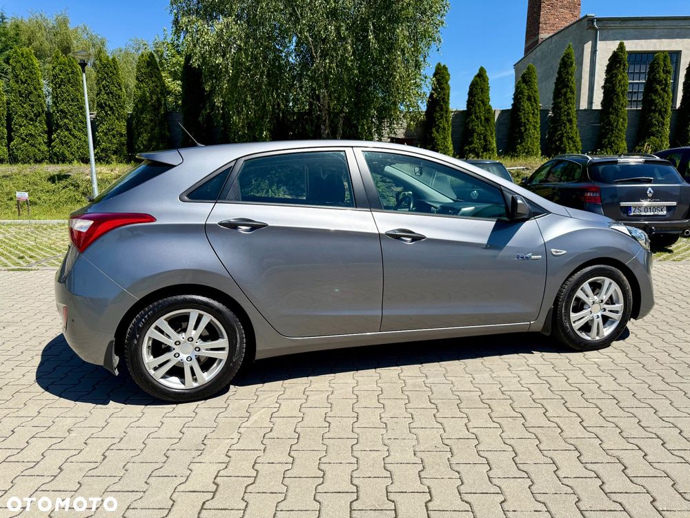 Hyundai i30 blue 1.6 CRDi Style - 29