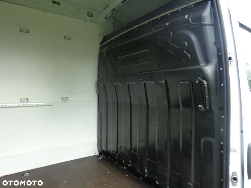 Iveco DAILY 35S16 L4H2 - 7