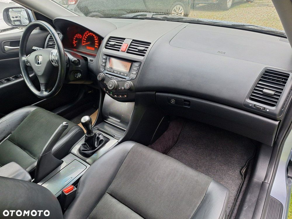 Honda Accord 2.0 Sport - 11