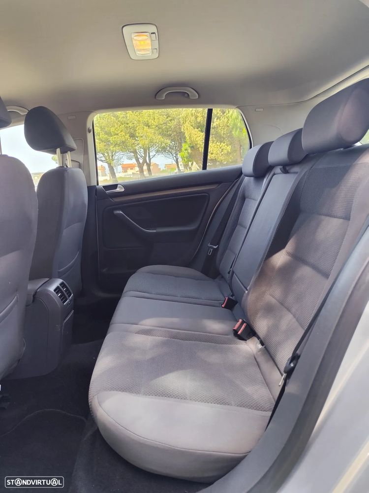 VW Golf 1.9 TDi Confortline DSG - 35