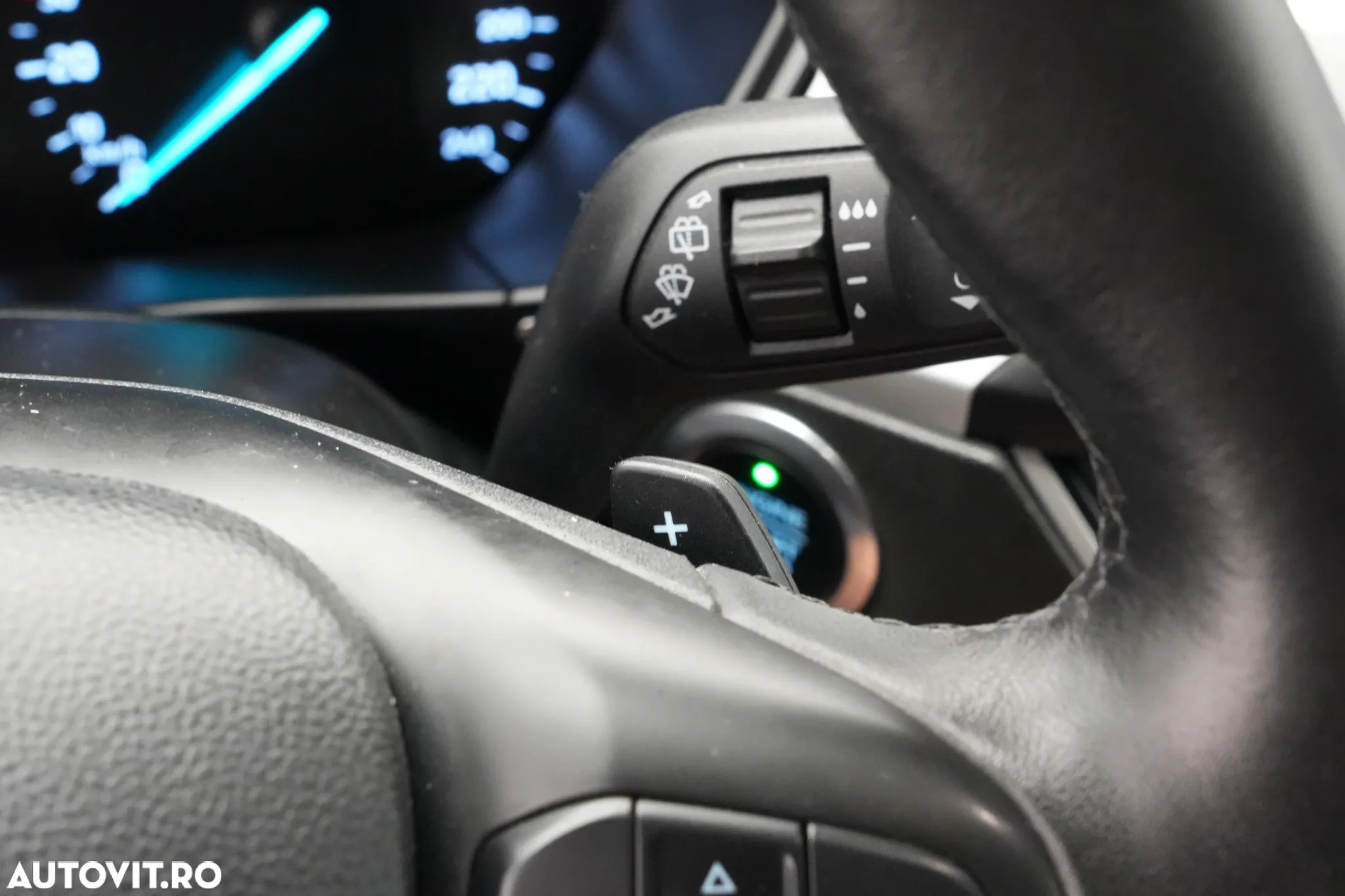 Ford Focus 1.0 EcoBoost Titanium - 23