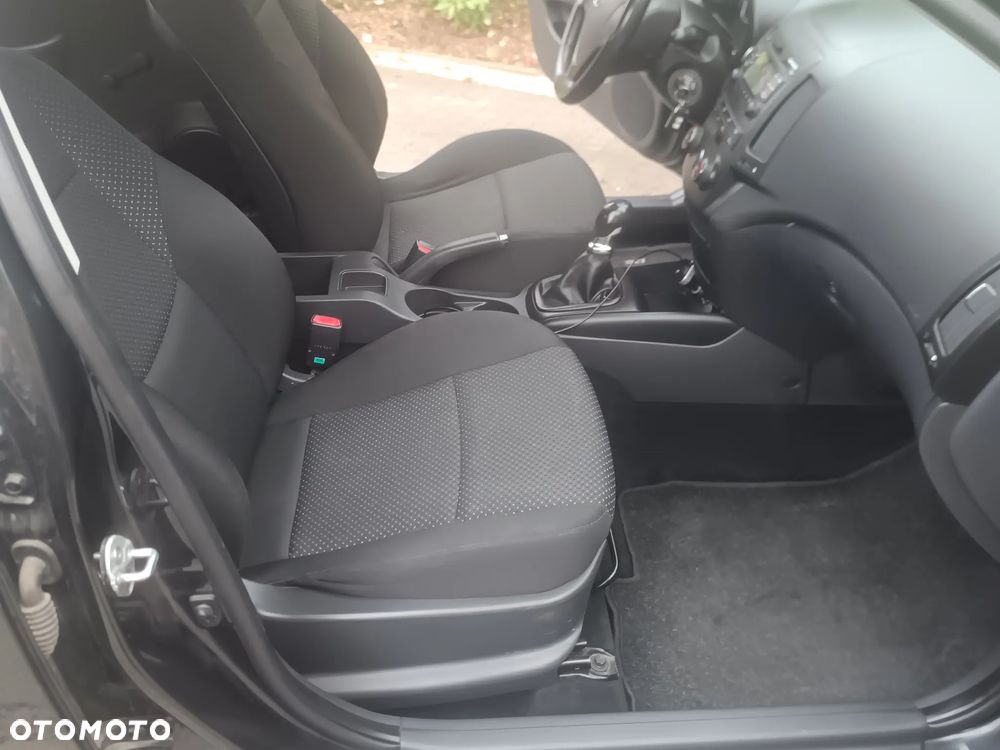 Hyundai i30 1.4 Base + EU5 - 6