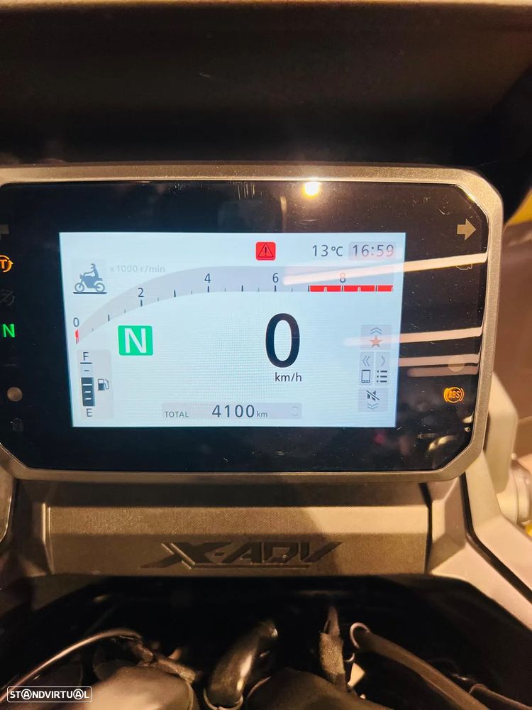 Honda X-ADV 750 Special Edition - 4