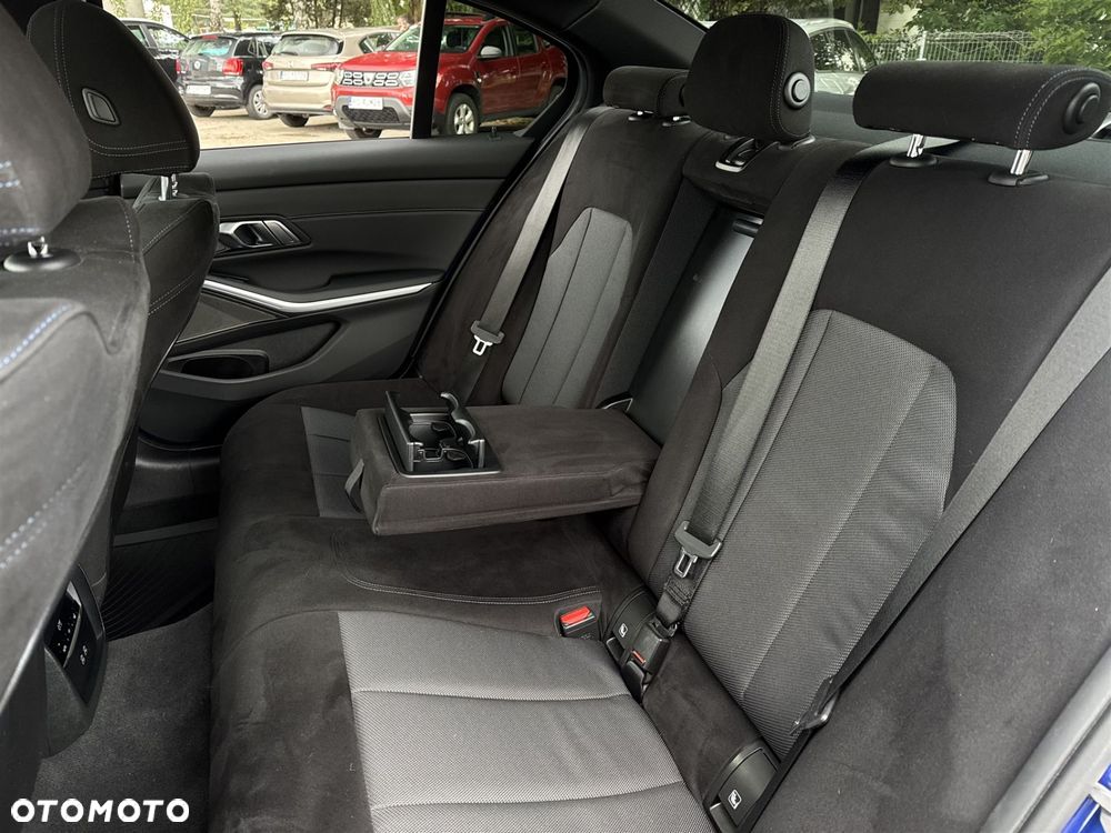 BMW Seria 3 M340i xDrive mHEV sport - 24