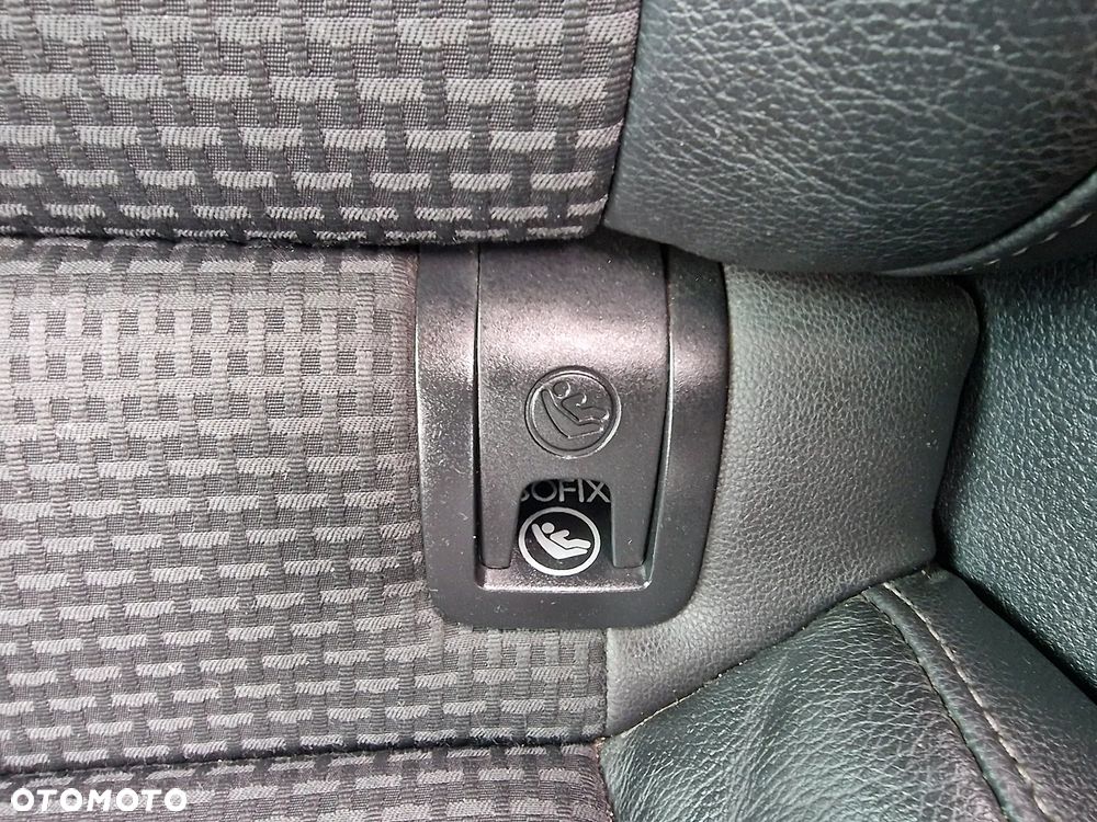 Volkswagen Golf 1.6 TDI BlueMotion Technology Comfortline - 11