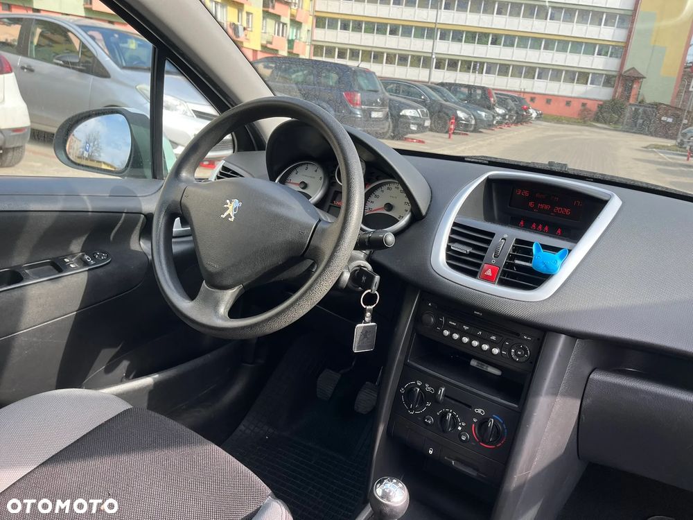 Peugeot 207 - 8