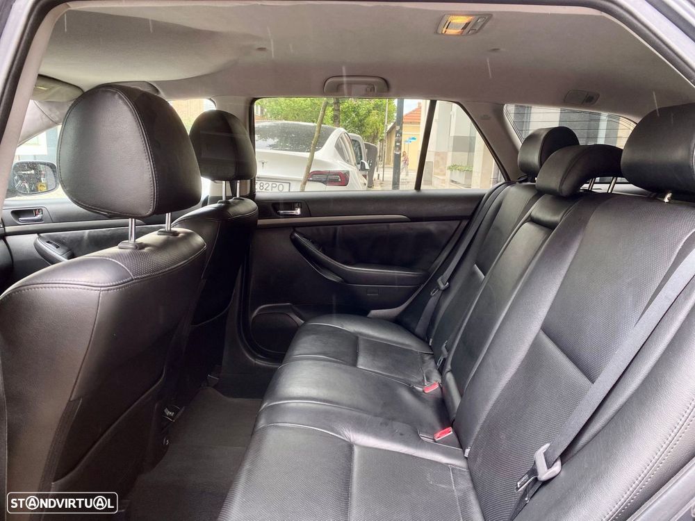 Toyota Avensis SW 2.2 D-4D - 21