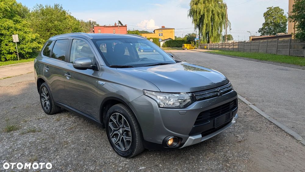 Mitsubishi Outlander 2.0 4WD Top - 2