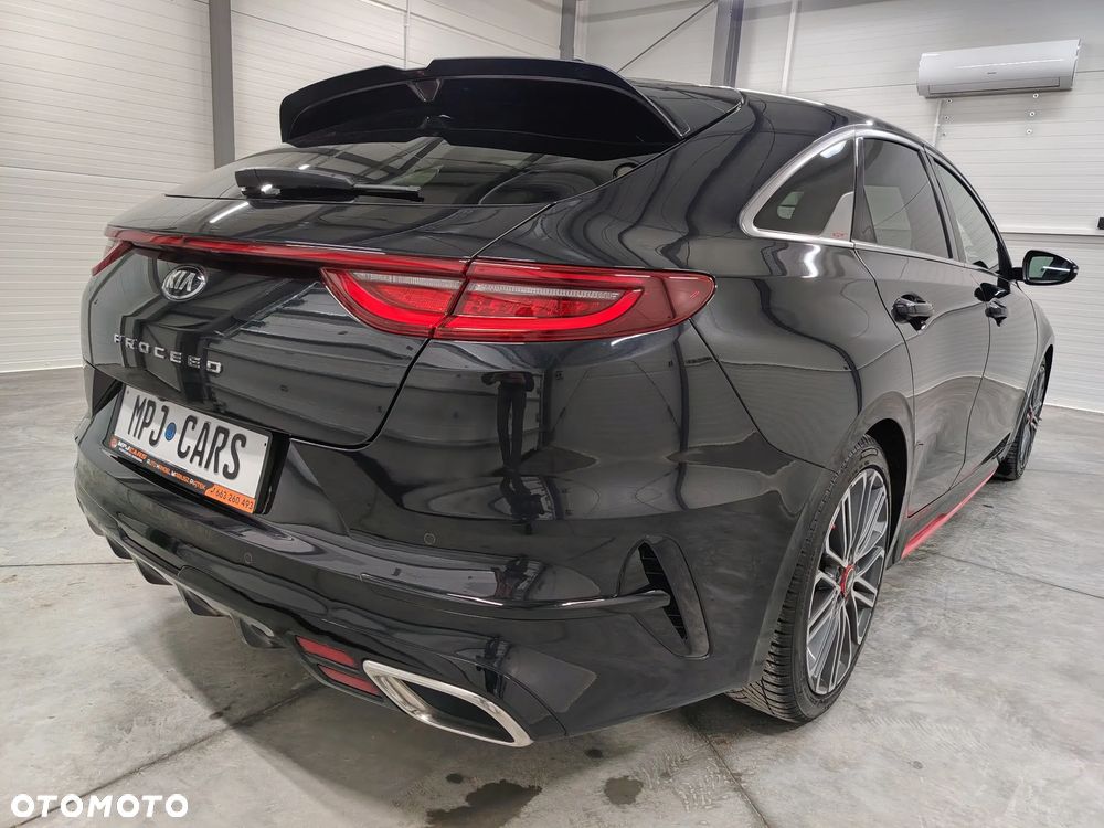 Kia ProCeed 1.6 T-GDI GT DCT - 12