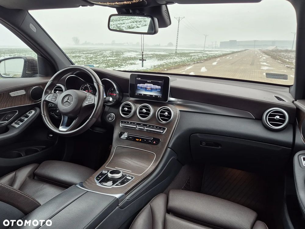 Mercedes-Benz GLC - 33
