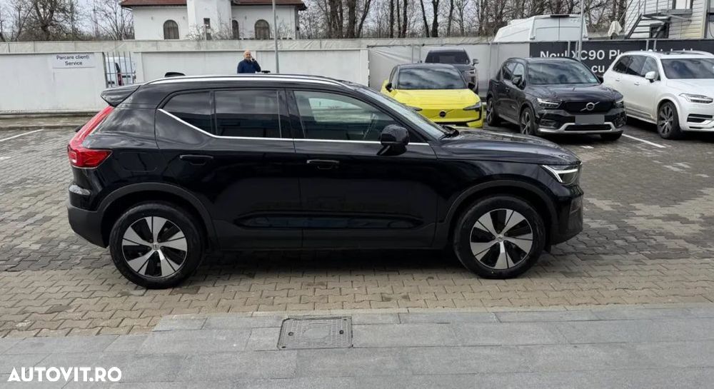 Volvo XC 40 B3 AT FWD MHEV Plus Dark - 4