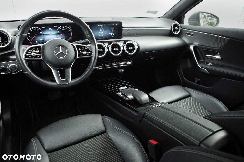Mercedes-Benz Klasa A 180 Progressive 7G-DCT - 22