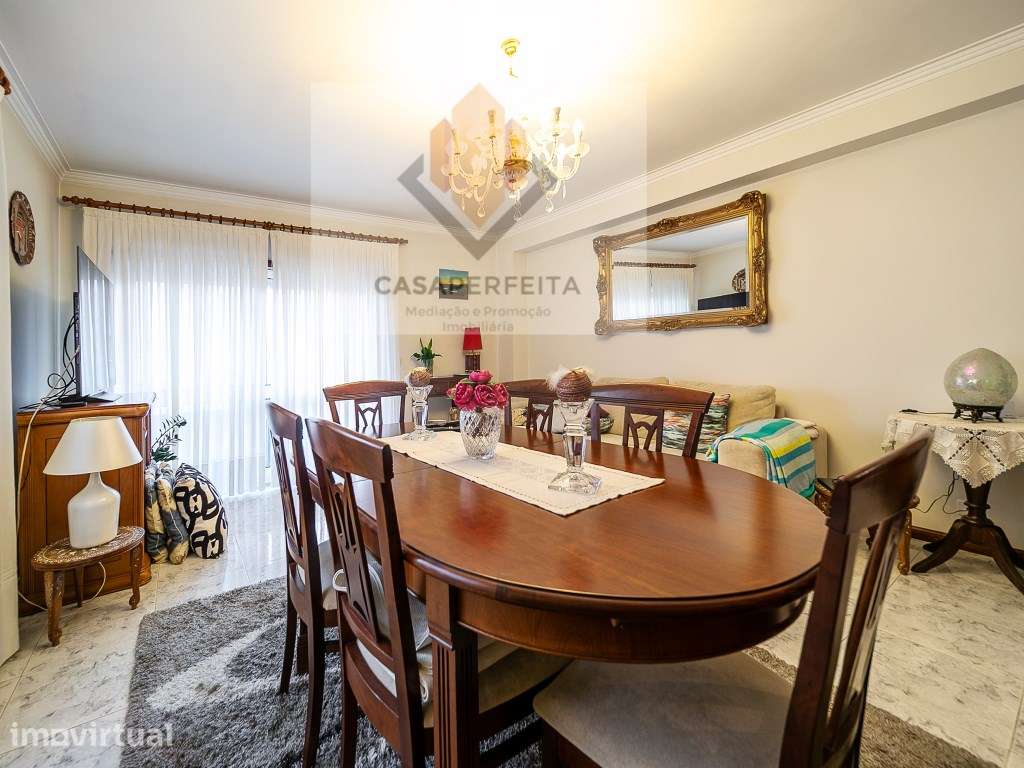 Apartamento T3 de 2 Frentes com Varanda, Box e Arrumo - Centro de Gaia - Grande imagem: 4/34