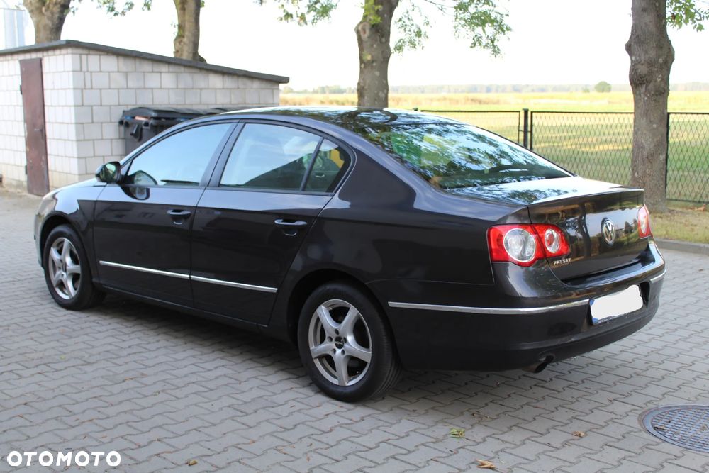 Volkswagen Passat 1.6 Comfortline - 3