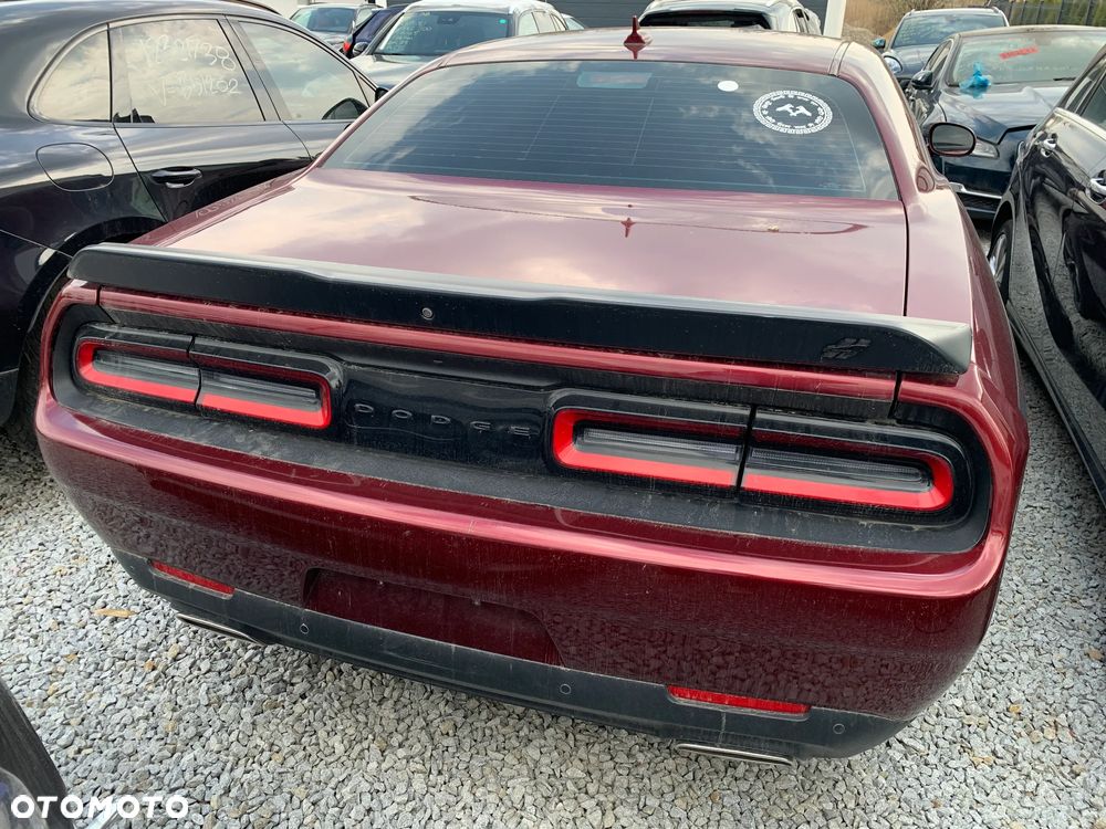 Dodge Challenger - 6