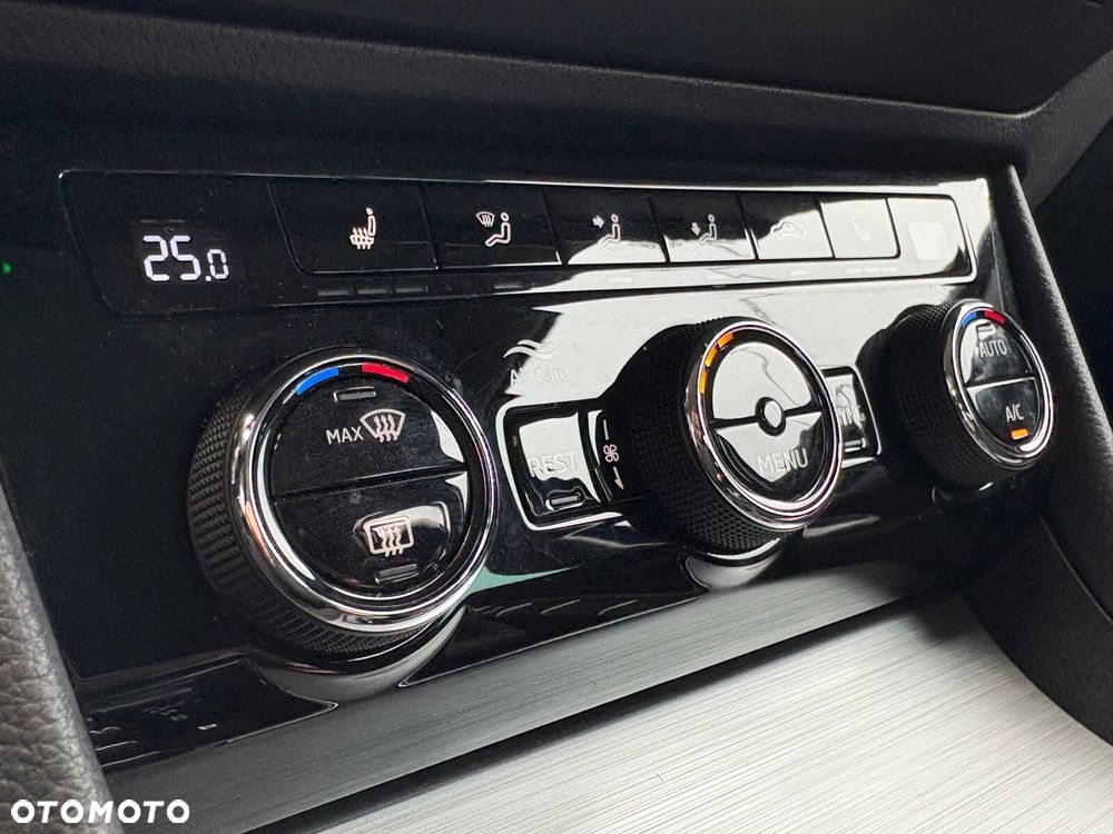 Skoda Superb 1.5 TSI Ambition DSG - 30