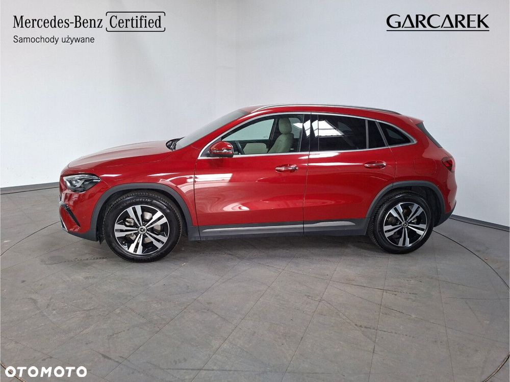Mercedes-Benz GLA - 8