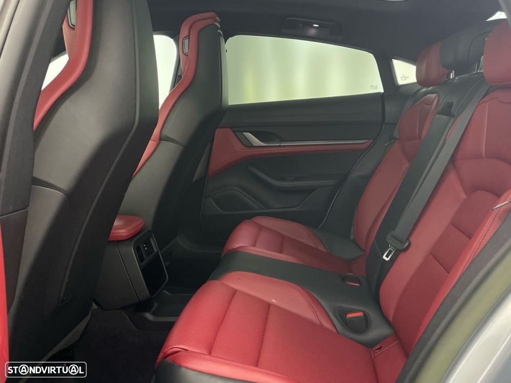 Porsche Taycan Standard - 12