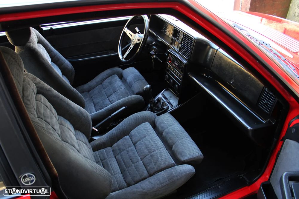Lancia Delta 1.6 HF Turbo - 30