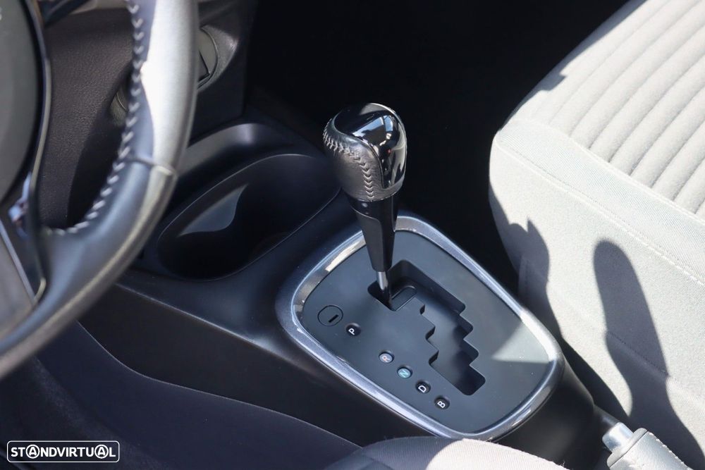 Toyota Yaris 1.5 HSD Exclusive - 6