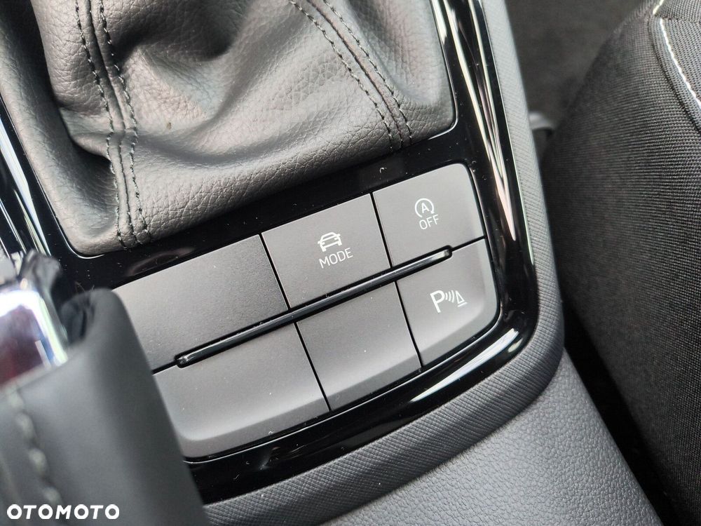 Skoda Kamiq 1.0 TSI Monte Carlo DSG - 29