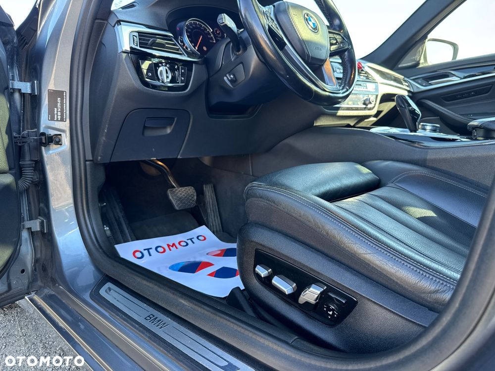 BMW Seria 5 530i Sport Line - 27