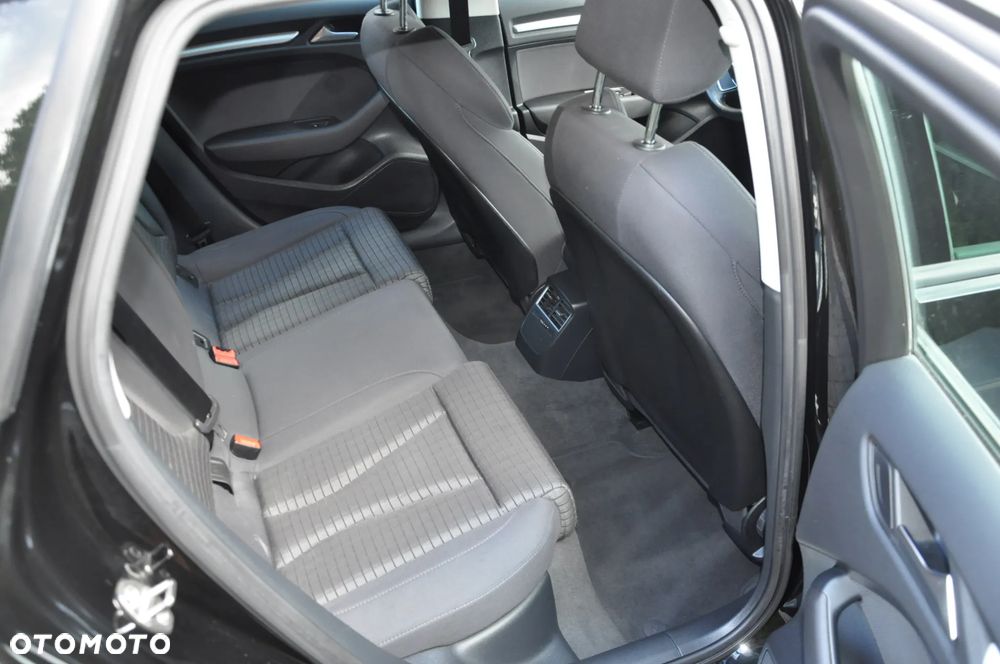 Audi A3 Sportback 1.4 TFSI Ambiente - 10