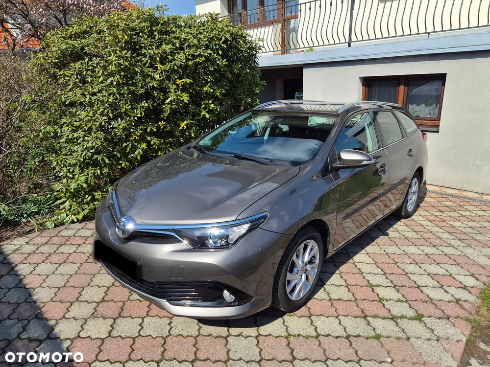 Toyota Auris 1.6 Premium - 2