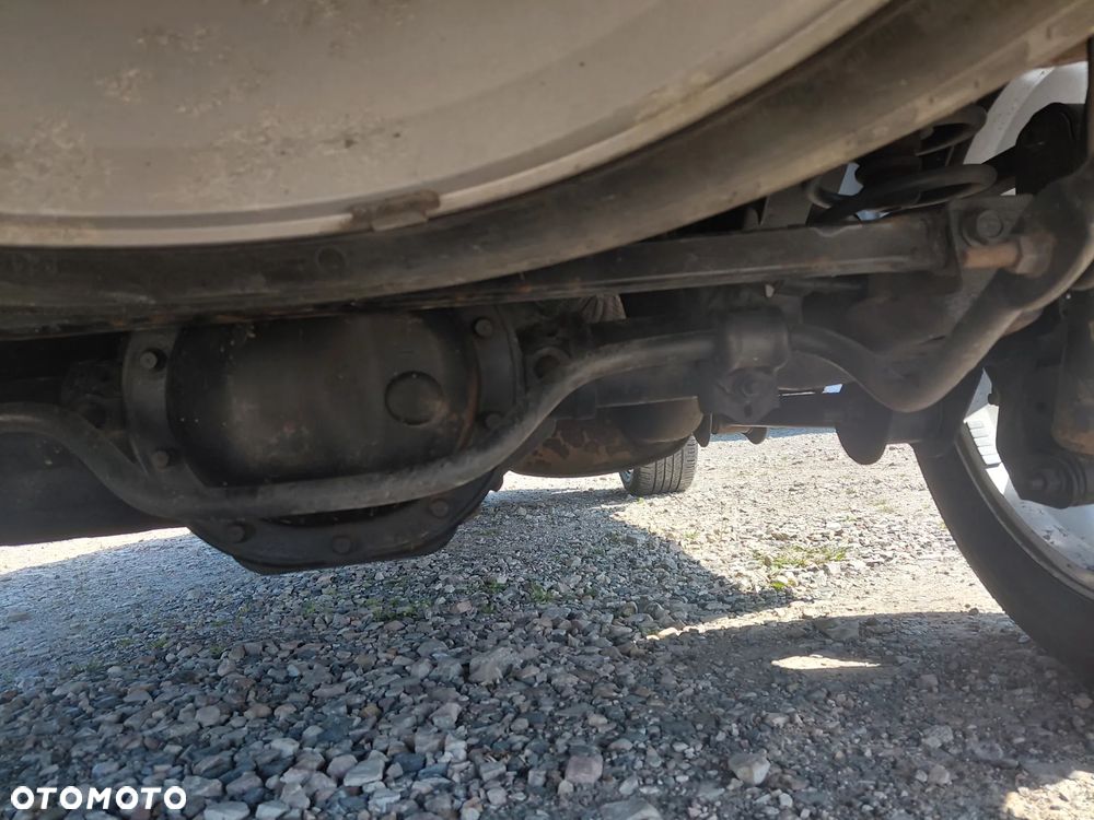 Jeep Cherokee - 35