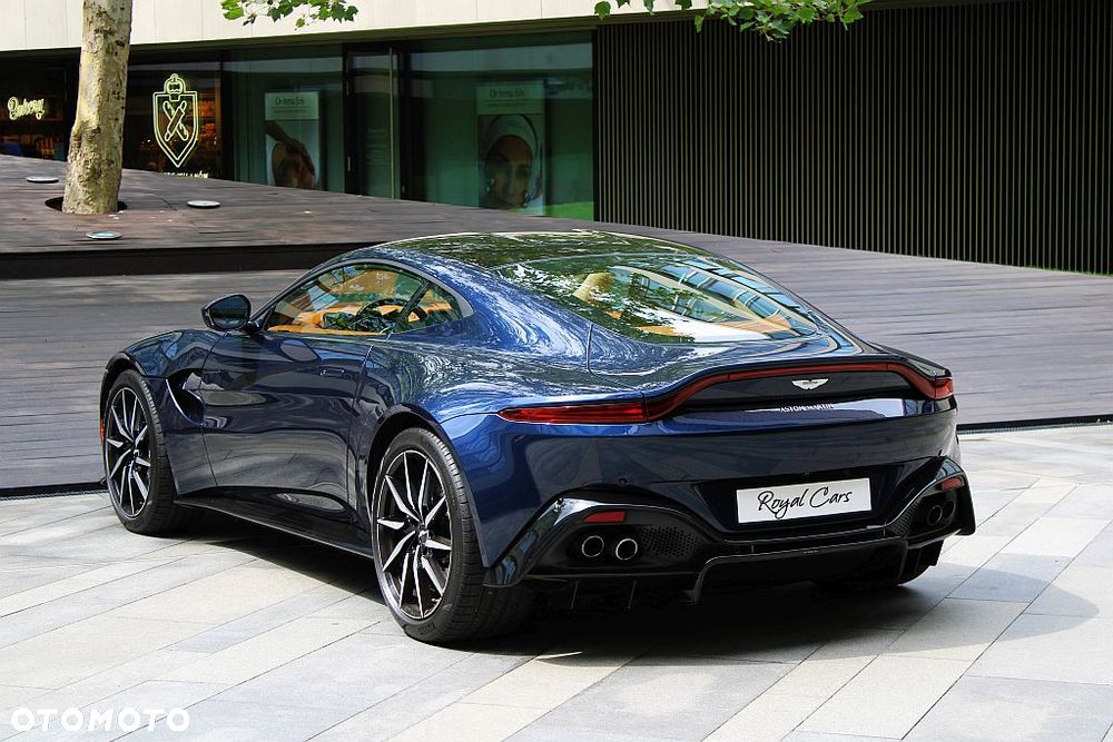 Aston Martin Vantage - 3